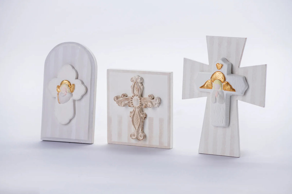 Set de tres piezas religiosas claras