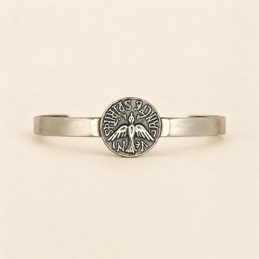 Pulsera metálica con medallón