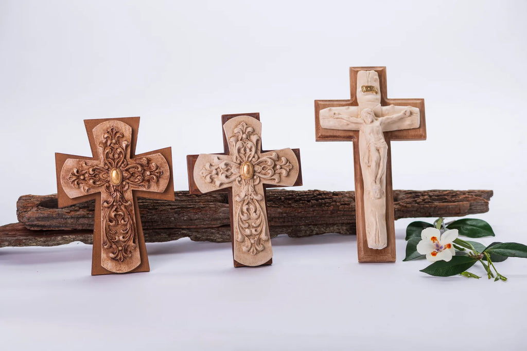 Set de tres cruces decorativas