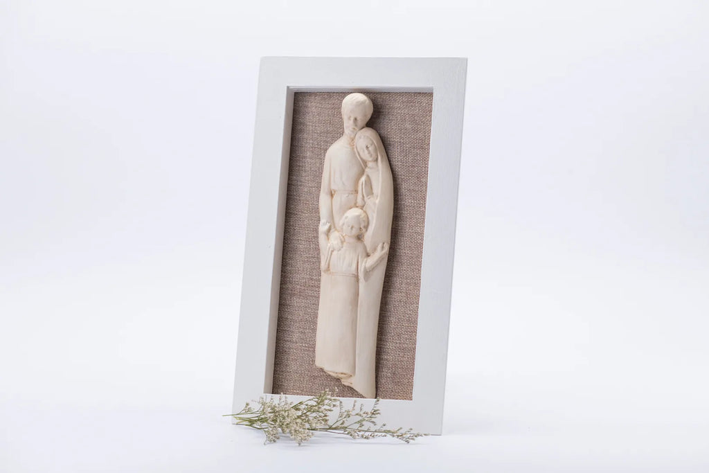 Cuadro vertical de pareja o familia religiosa
