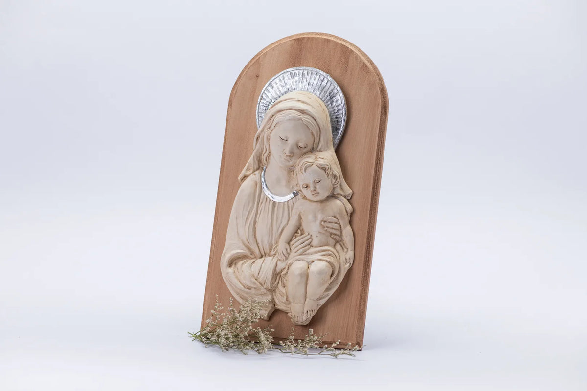 Relieve de Virgen con Niño