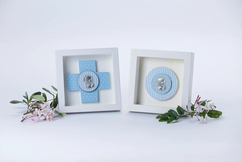 Set de cuadros azules con medallón