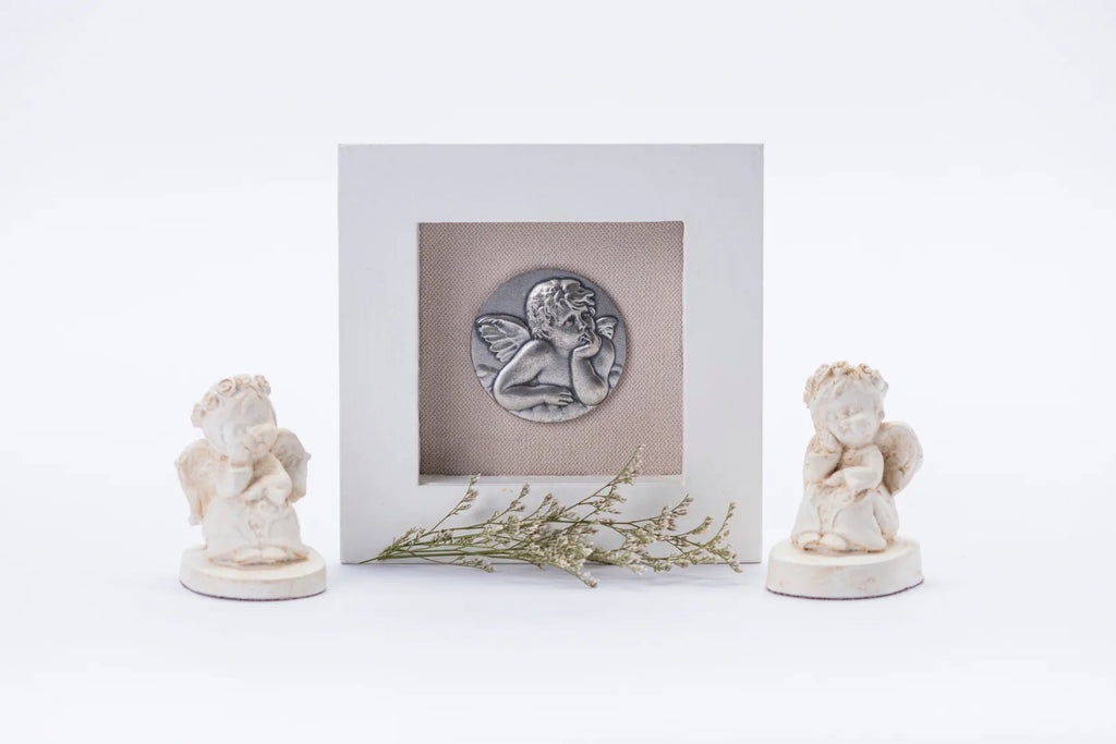 Set de cuadros con medallones religiosos