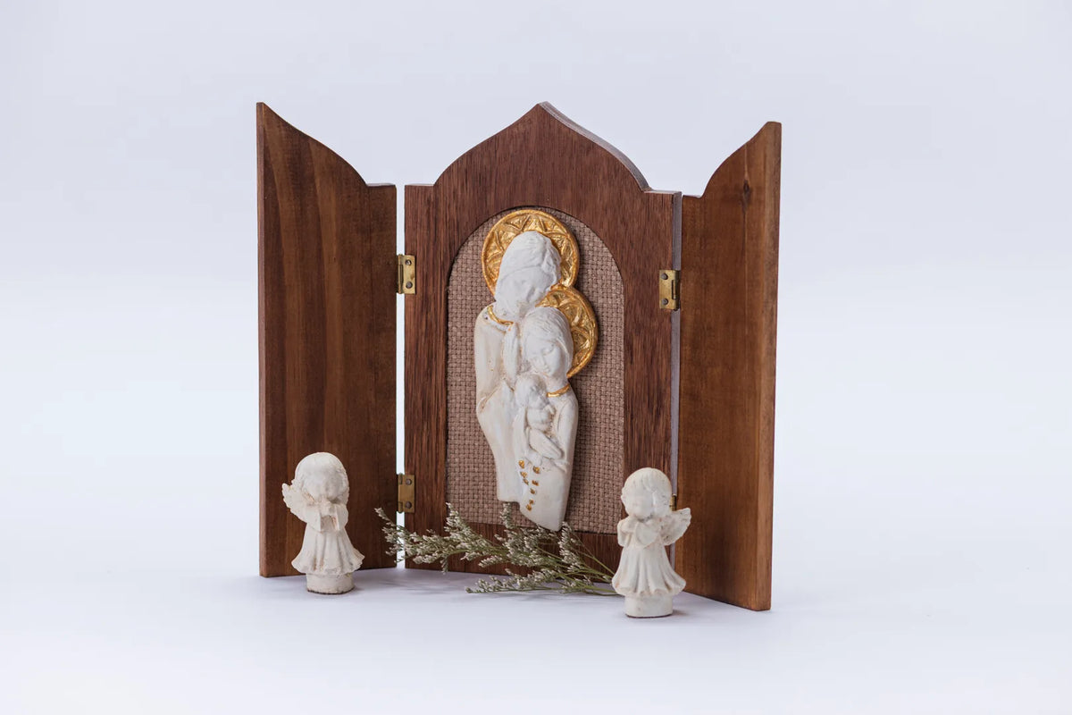 Tríptico de madera con Virgen y Niño