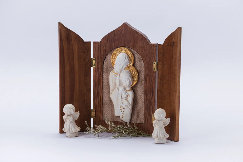 Tríptico de madera con Virgen y Niño