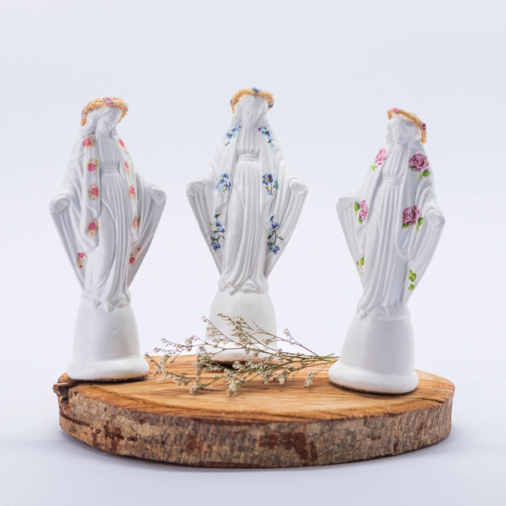 Colección de Vírgenes con detalles florales