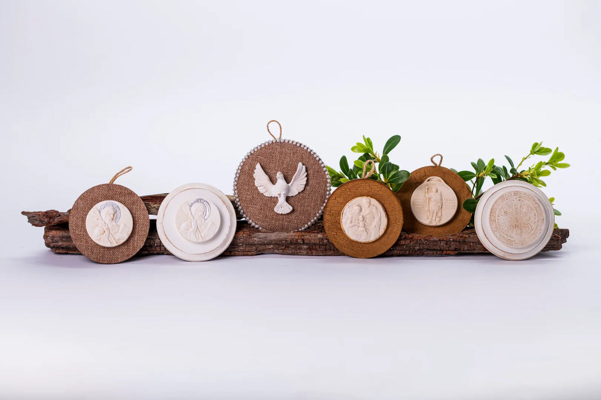 Colección de medallones redondos en madera