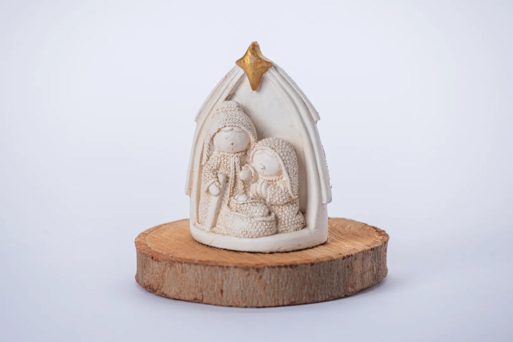 Nacimiento pequeño en capilla