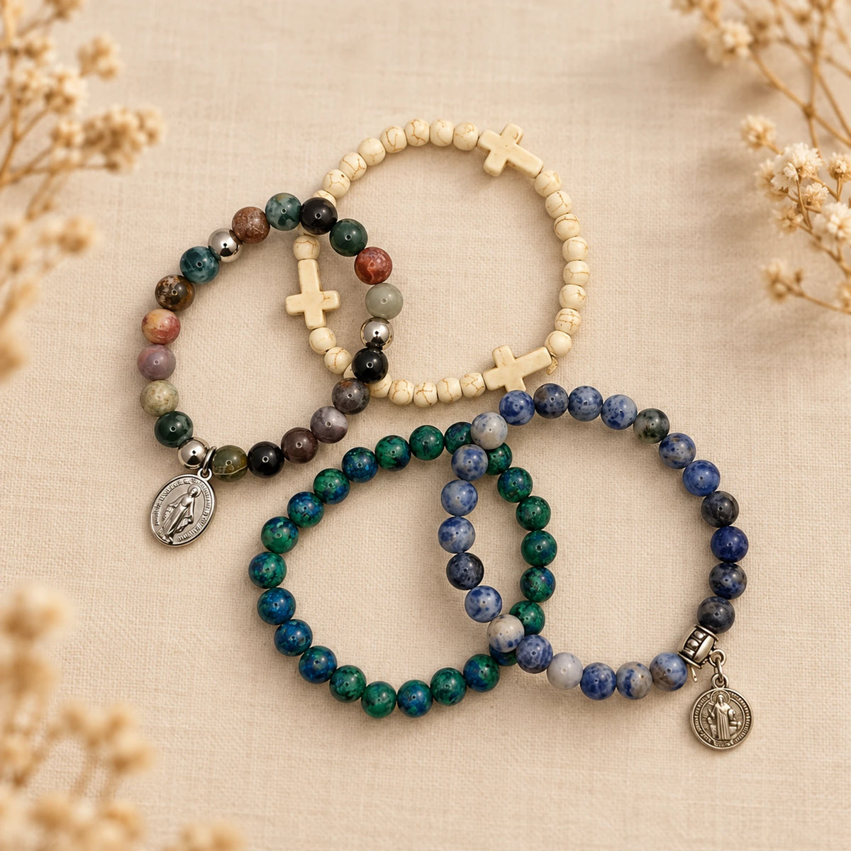 Set de pulseras con medallas