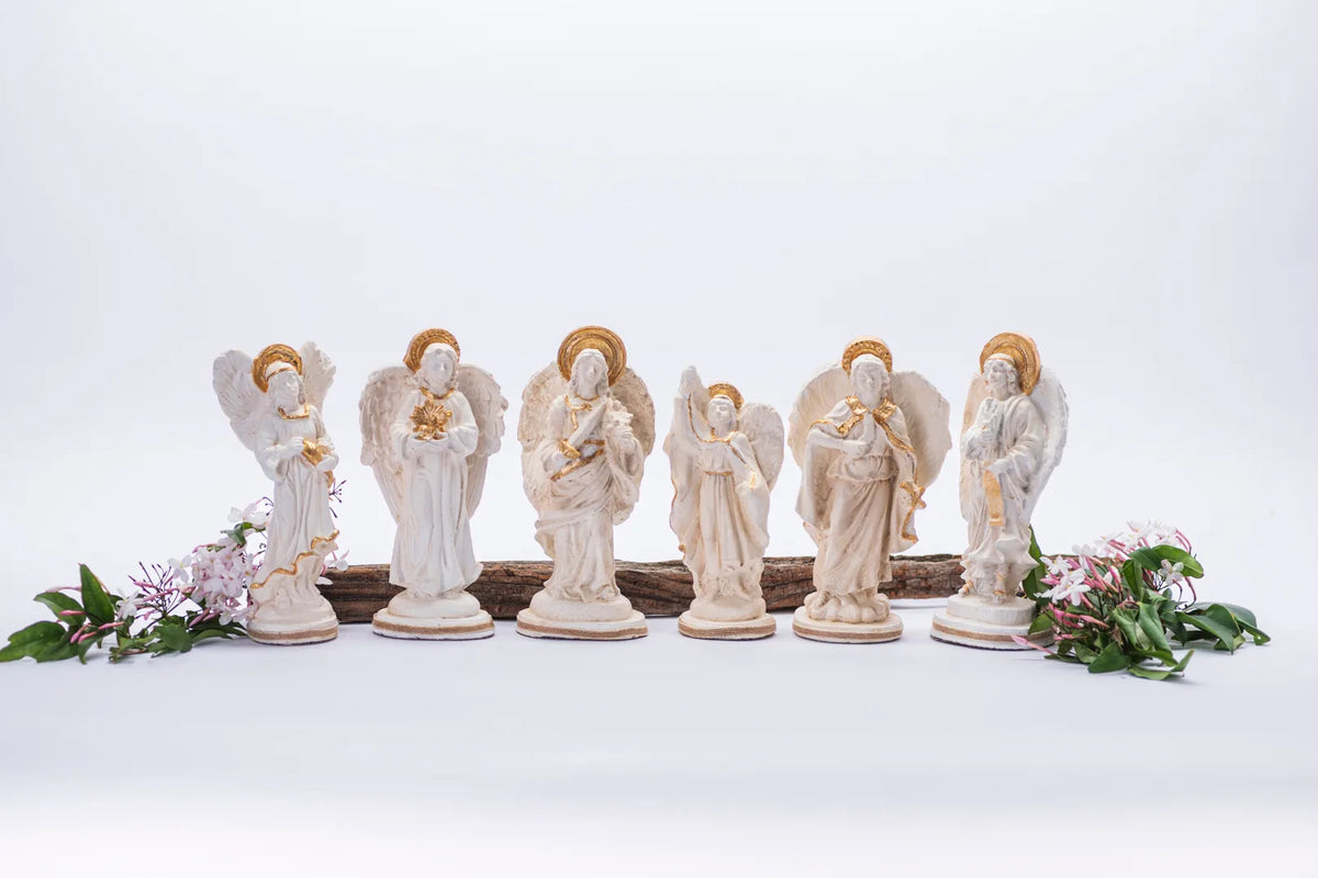 Colección de figuras de ángeles