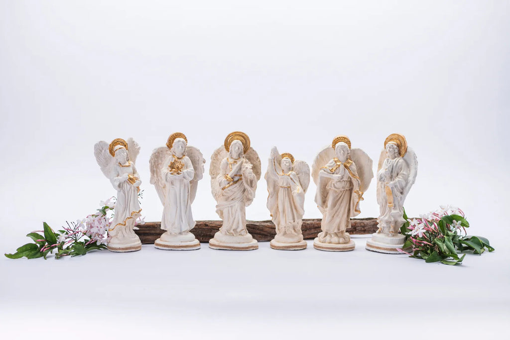 Colección de figuras de ángeles