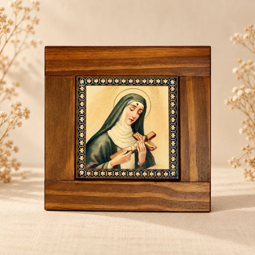 Azulejo con imagen de religiosa y crucifijo