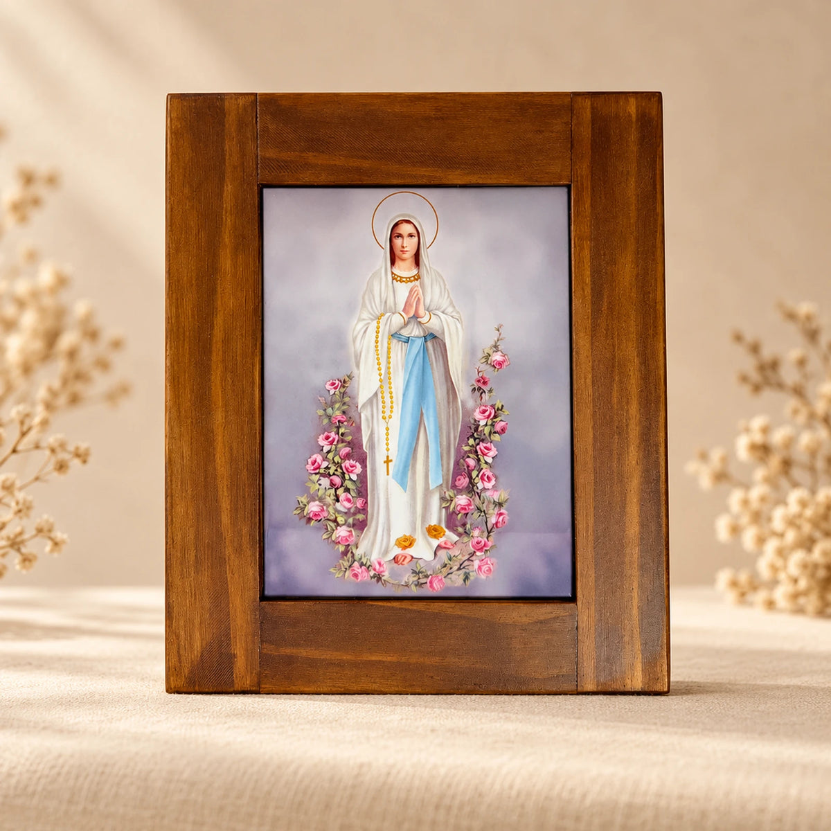 Azulejo de Virgen de Lourdes con rosas