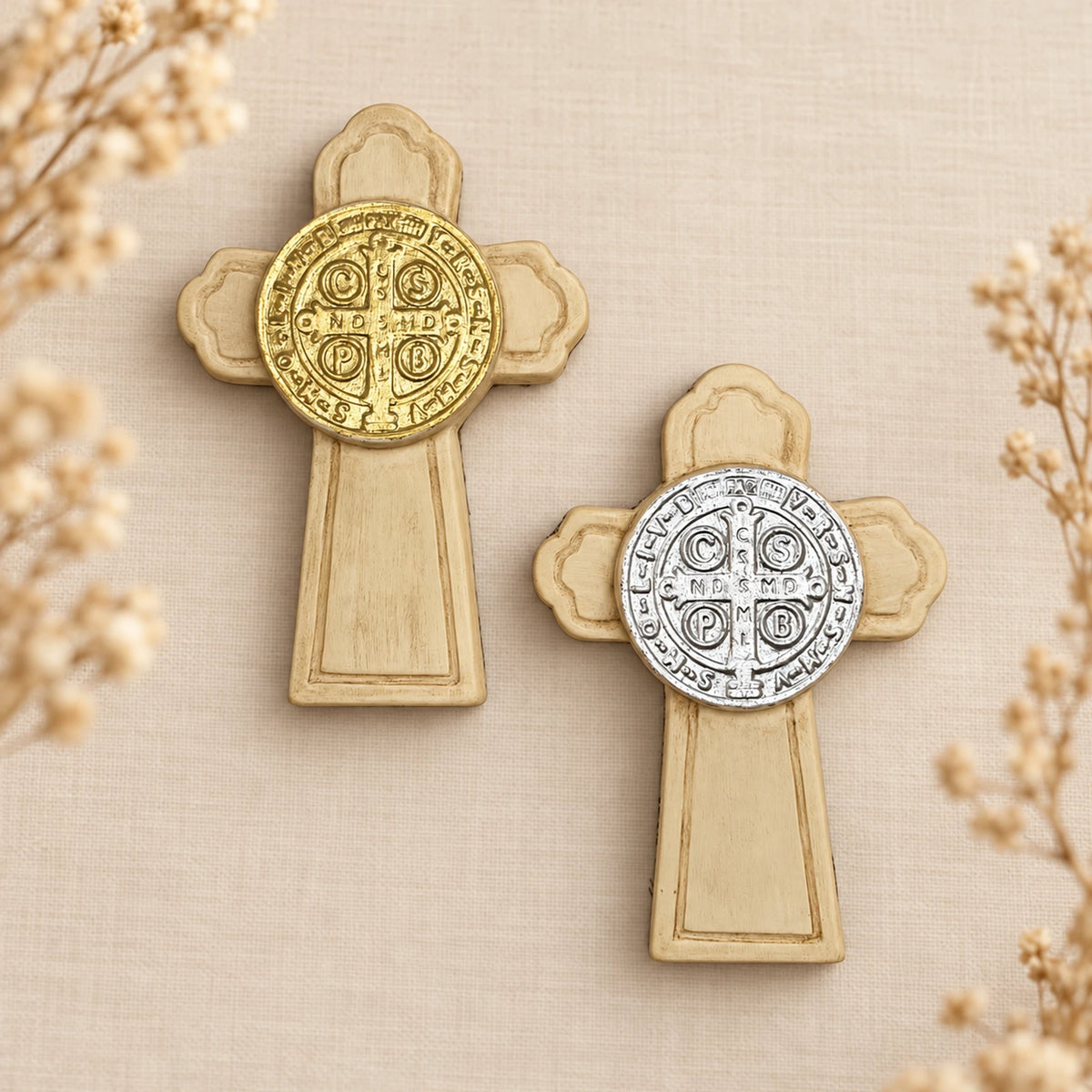 Set de cruces de madera con medalla de San Benito